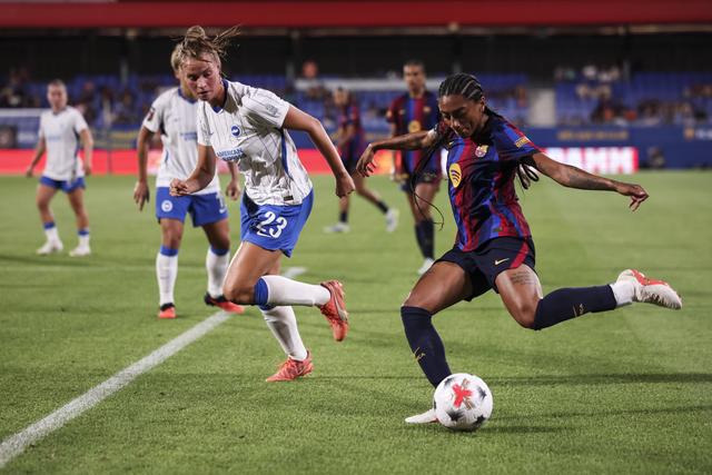 VÍDEO: jogadora mais cara do Barcelona insultada por acharem que era… Raphinha