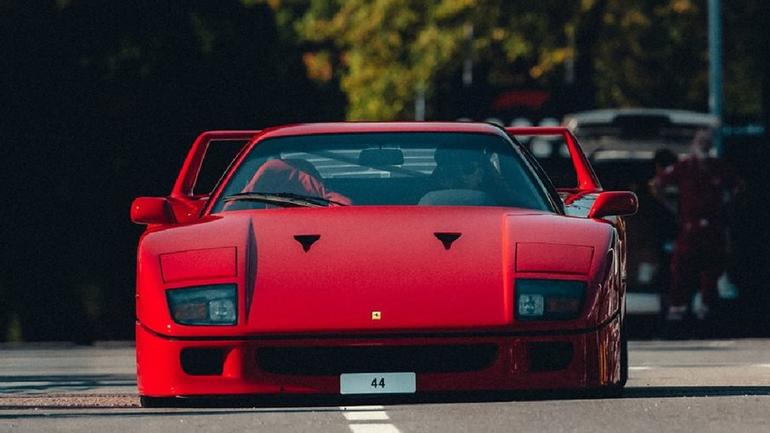 Hamilton compra Ferrari F40 abandonado há 30 anos - Foto: Scuderia Ferrari