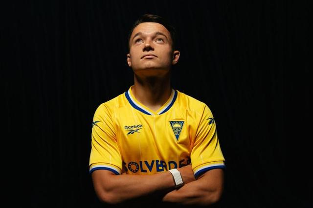 Axel Camblan trocou o Brest pelo Estoril e diz-se pronto para a nova aventura — Foto: Estori