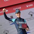 Jakob Omrzel celebra no pódio em Calar Alto      Fotografia Imago