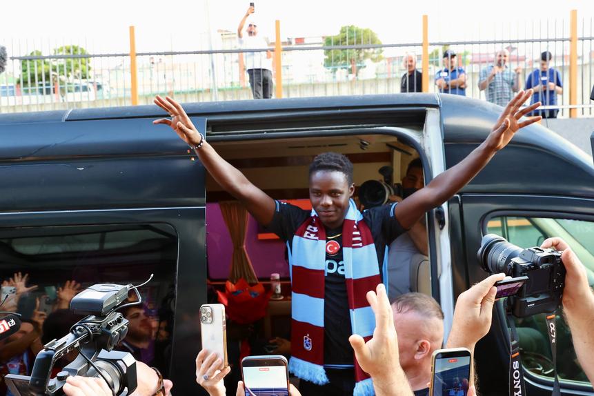 Franculino Djú já veste as cores do Trabzonspor