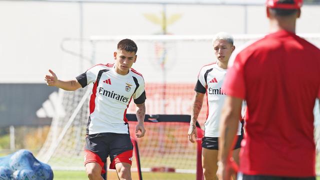 Echeverri integrado  - Foto: SL Benfica