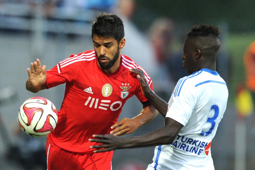 Daniel Candeias com a camisola do Benfica, num amigável frente ao Marselha em 2014 - Foto: Alexandre Pona/ASF