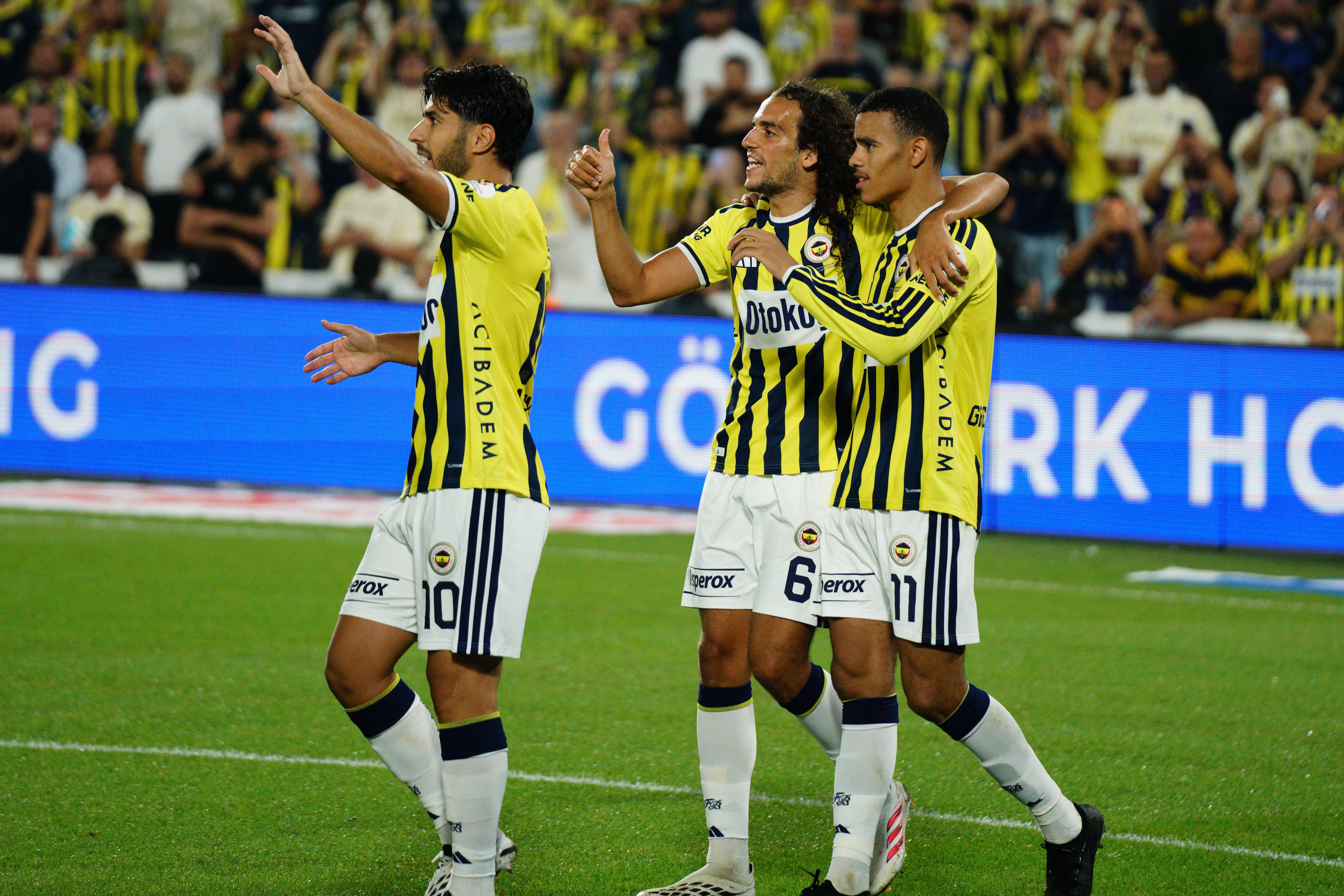 Dupla gerou polémica no fim do Lyon-Fenerbahçe