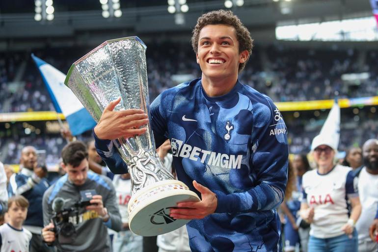 16 - Brennan Johnson custou 55 milhões de euros ao Tottenham vindo do Nottingham Forest - Foto: Imago