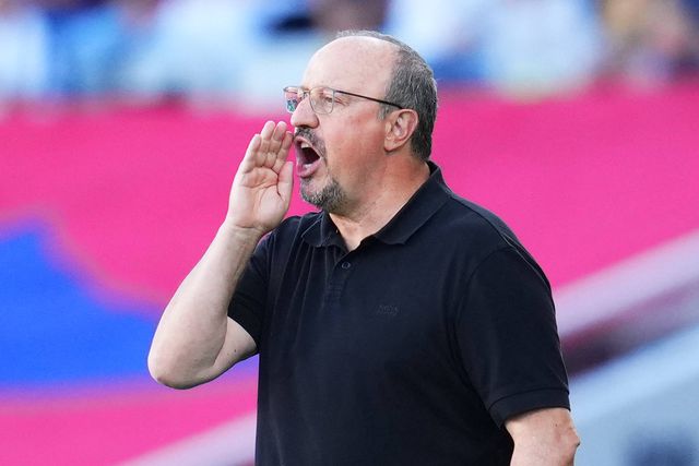 Rafa Benítez critica VAR: «Isto é futebol e não pingue-pongue»