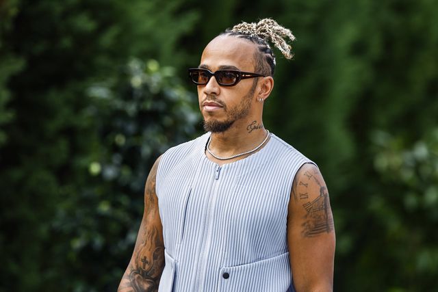 Hamilton confirma que teve conversas informais com a Ferrari