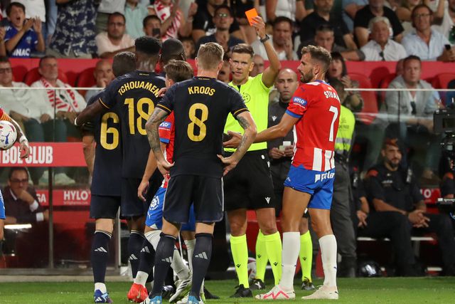 Nacho Fernández castigado com três jogos de suspensão