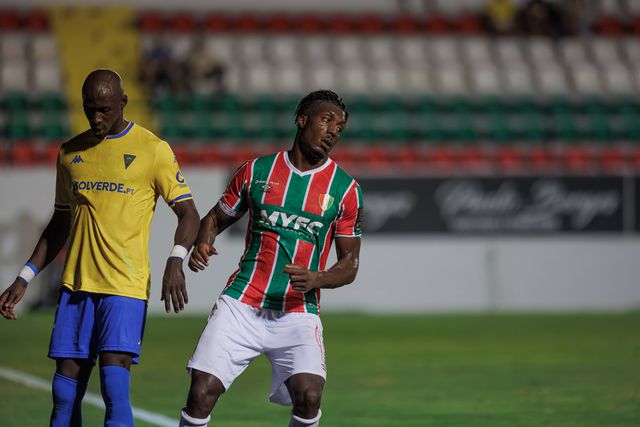 Estoril: Mangala ainda não estará pronto para defrontar o Benfica