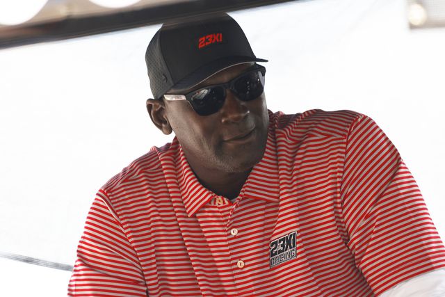 2,8 mil milhões de euros: Michael Jordan é o primeiro atleta a entrar na lista da Forbes