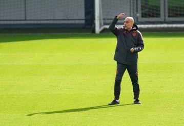 Pep Guardiola confirma regresso de Bernardo Silva