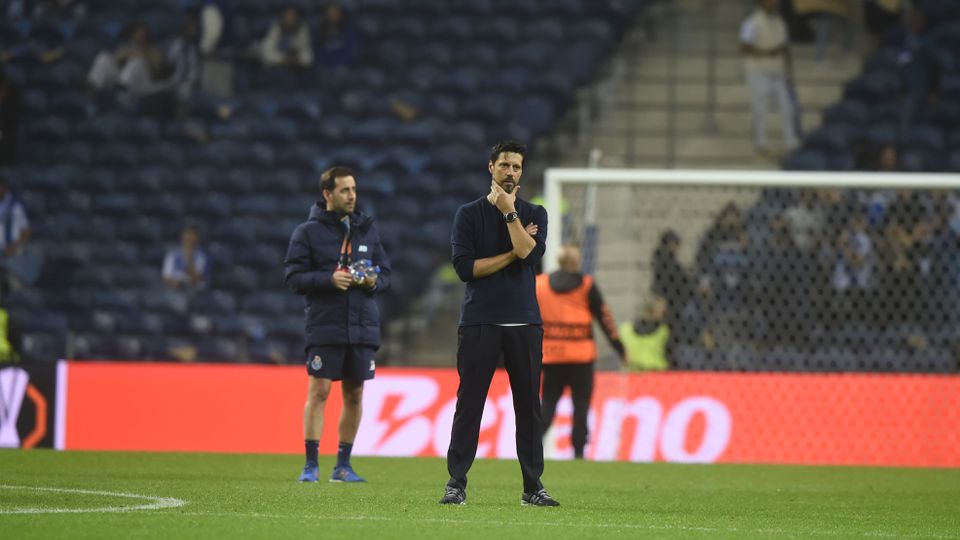 Vítor Bruno: «Jogadores cometem erros, assim como eu também cometo»