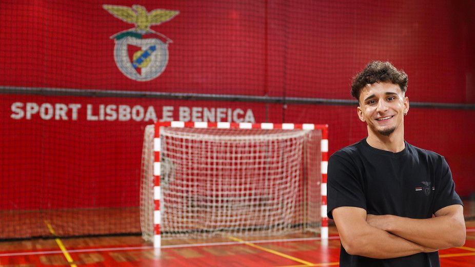 Oficial: Lúcio Rocha renova com o Benfica