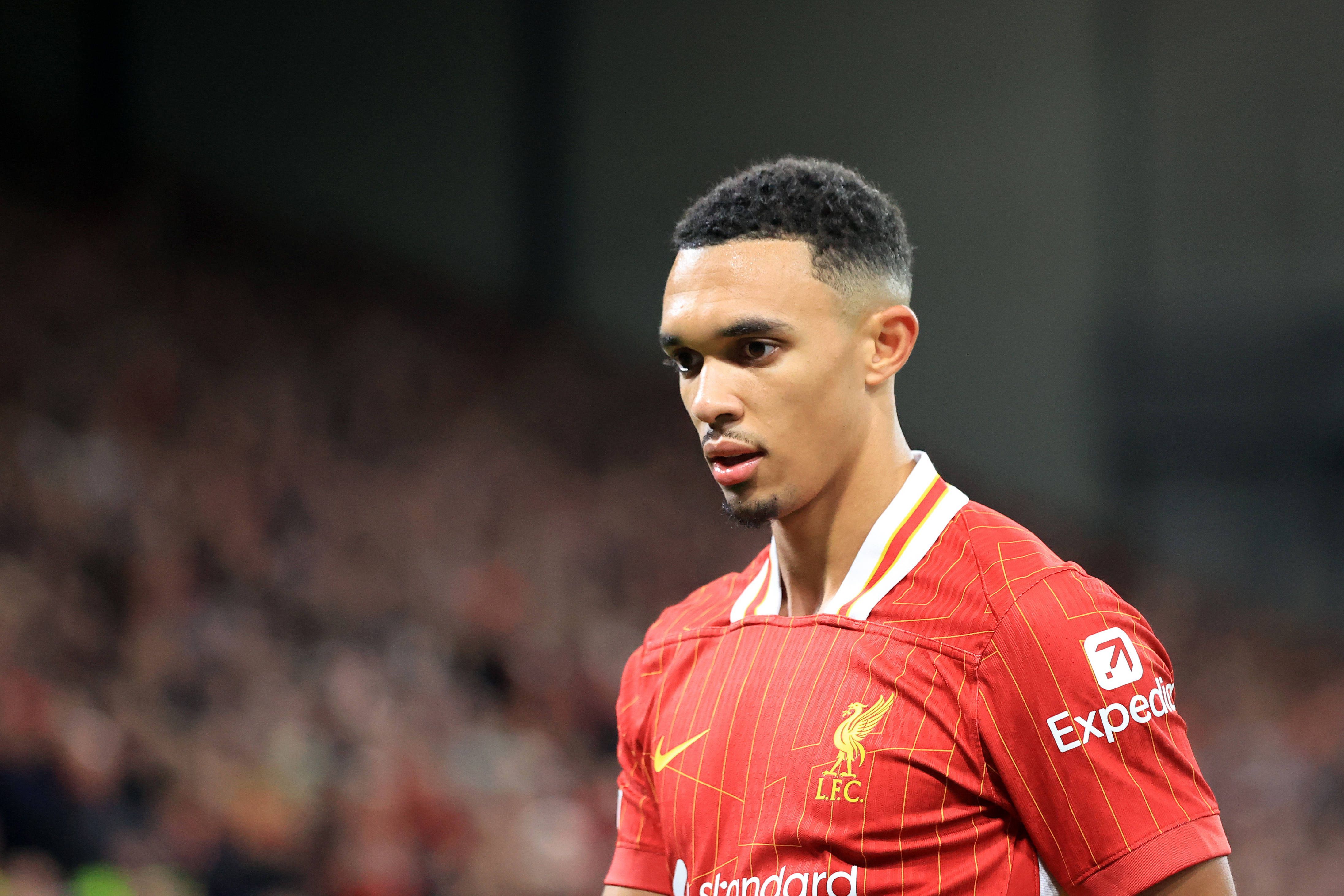 Real Madrid chega aos €15M por Alexander-Arnold