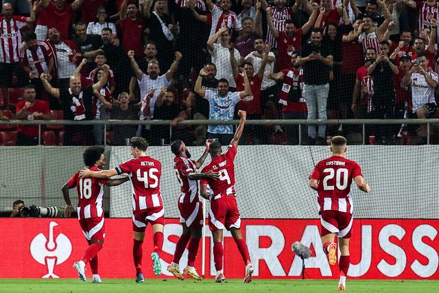 Olympiakos 3-0 SC Braga: erros saem caros na Grécia