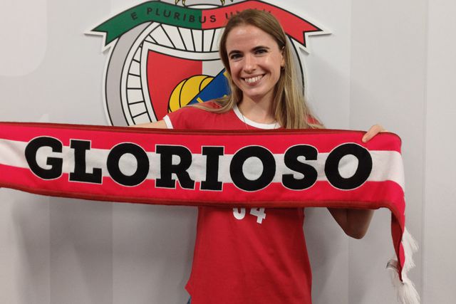 Salomé Afonso reforça águias