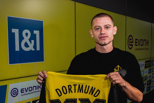 Oficial: Borussia Dortmund anuncia renovação de Ryerson