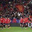 Osasuna consegue reviravolta aos 90 minutos em jogo marcado por protestos