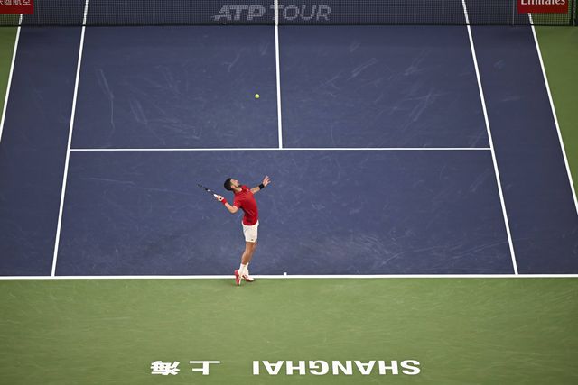 Djokovic vence duelo de campeões de Grand Slam no regresso à competição