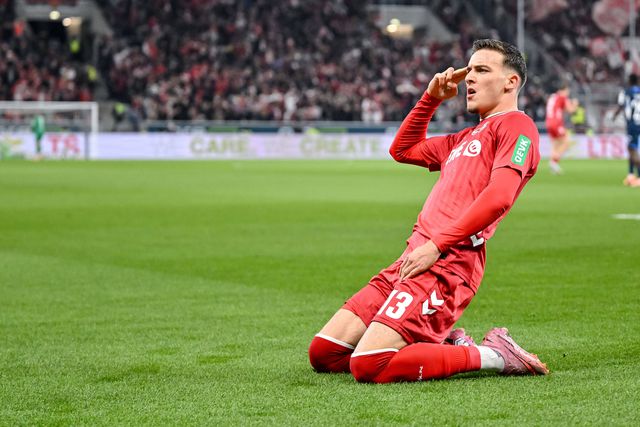 Bundesliga: Colónia regressa às vitórias e 'namora' lugares de Champions