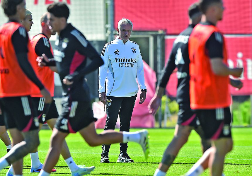 José Mourinho prepara o clássico desde quinta-feira