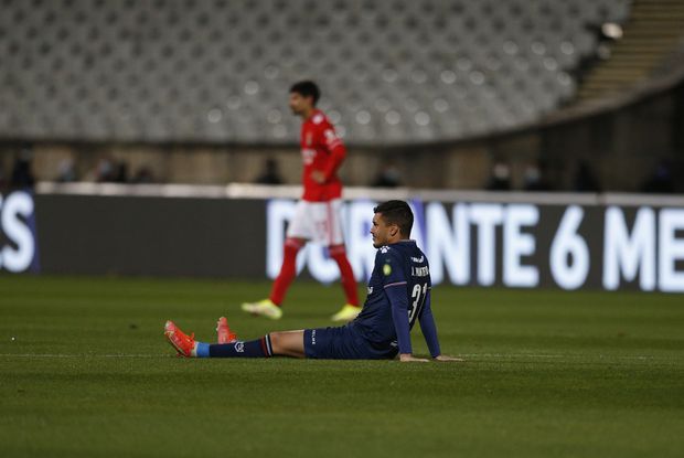 B SAD-Benfica, 2021: lesão de João Monteiro no início da segunda parte termina com a partida
