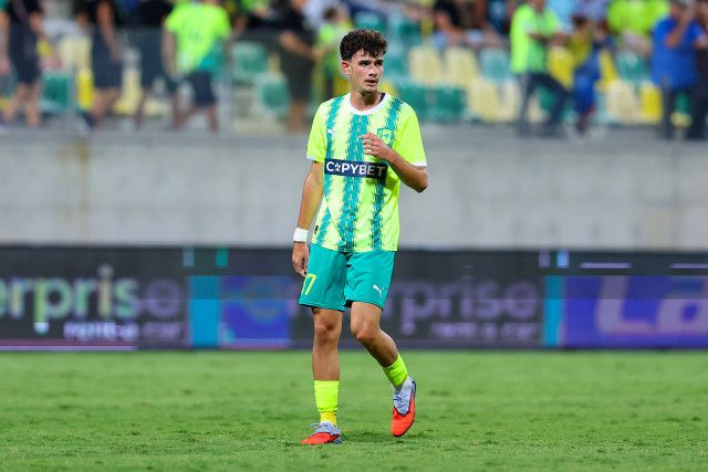 David Gerasimou a fazer a estreia absoluta no AEK Larnaca