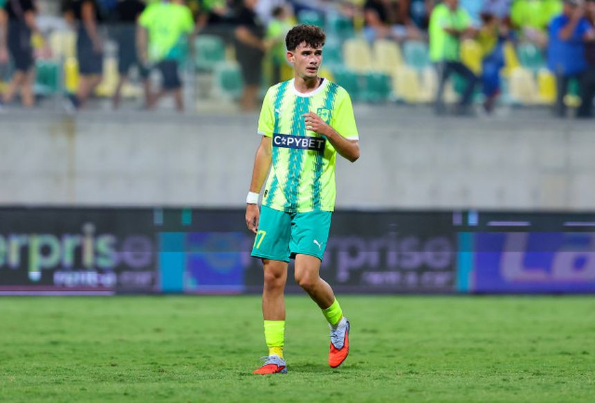 David Gerasimou a fazer a estreia absoluta no AEK Larnaca
