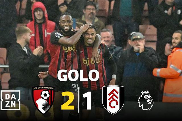 Golaço de Kluivert deixou Marco Silva furioso e colegas com as mãos na cabeça