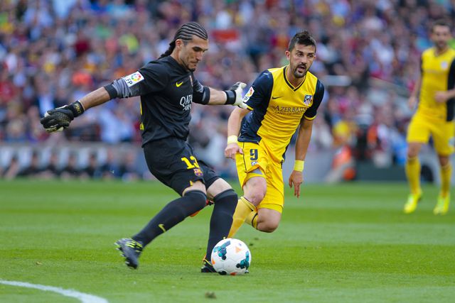 José Manuel Pinto, ex-guarda-redes do Barcelona, é agora cantor