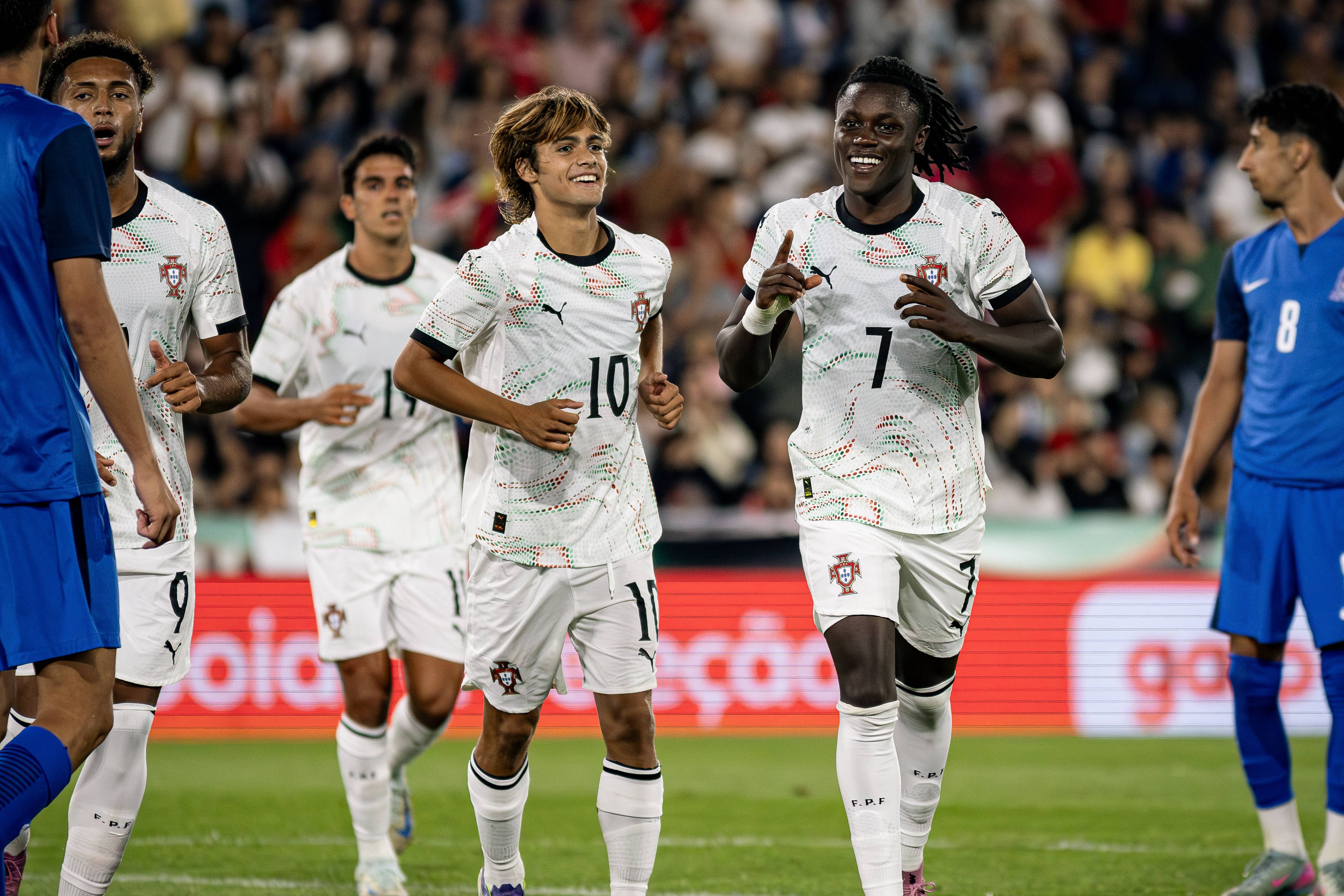 Rodrigo Mora e Geovany Quenda brilharam pelos sub-21 de Portugal este ano