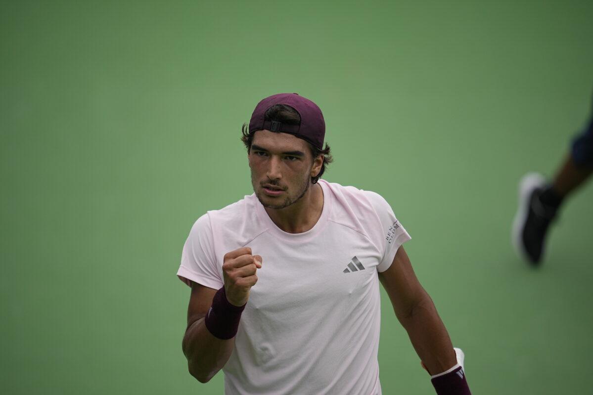 Henrique Rocha apura-se para a final após desistência do adversário (Foto: Pedro Loureiro/Eupago Porto Open )