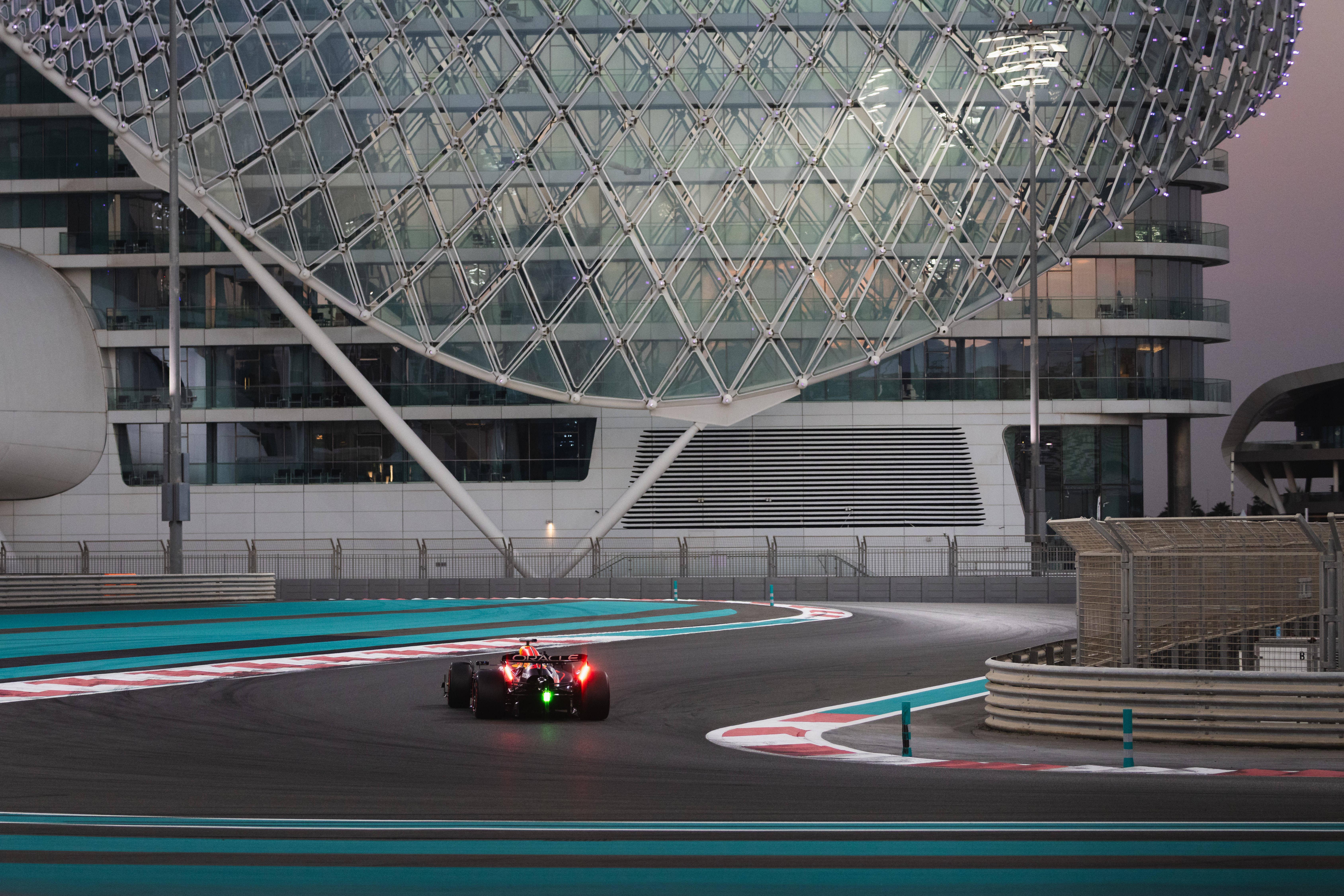 Grande Prémio de Abu Dhabi vai ser disputado em 2026
