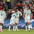 Francisco Conceição abraçado a João Félix na Noruega