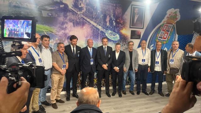 Villas-Boas, presidente dos dragões em Chaves - Foto: A BOLA