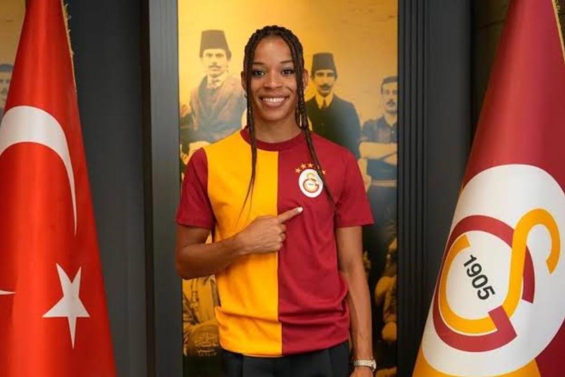 Jéssica Silva joga
no Galatasaray - Foto: GALATASARAY