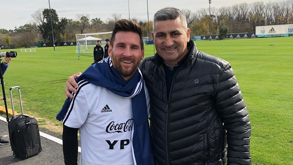 Acosta envia mensagem por A BOLA: «Obrigado, Di María e Otamendi»