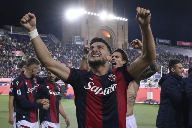 Bolonha de Thiago Motta vence e ultrapassa a Lazio