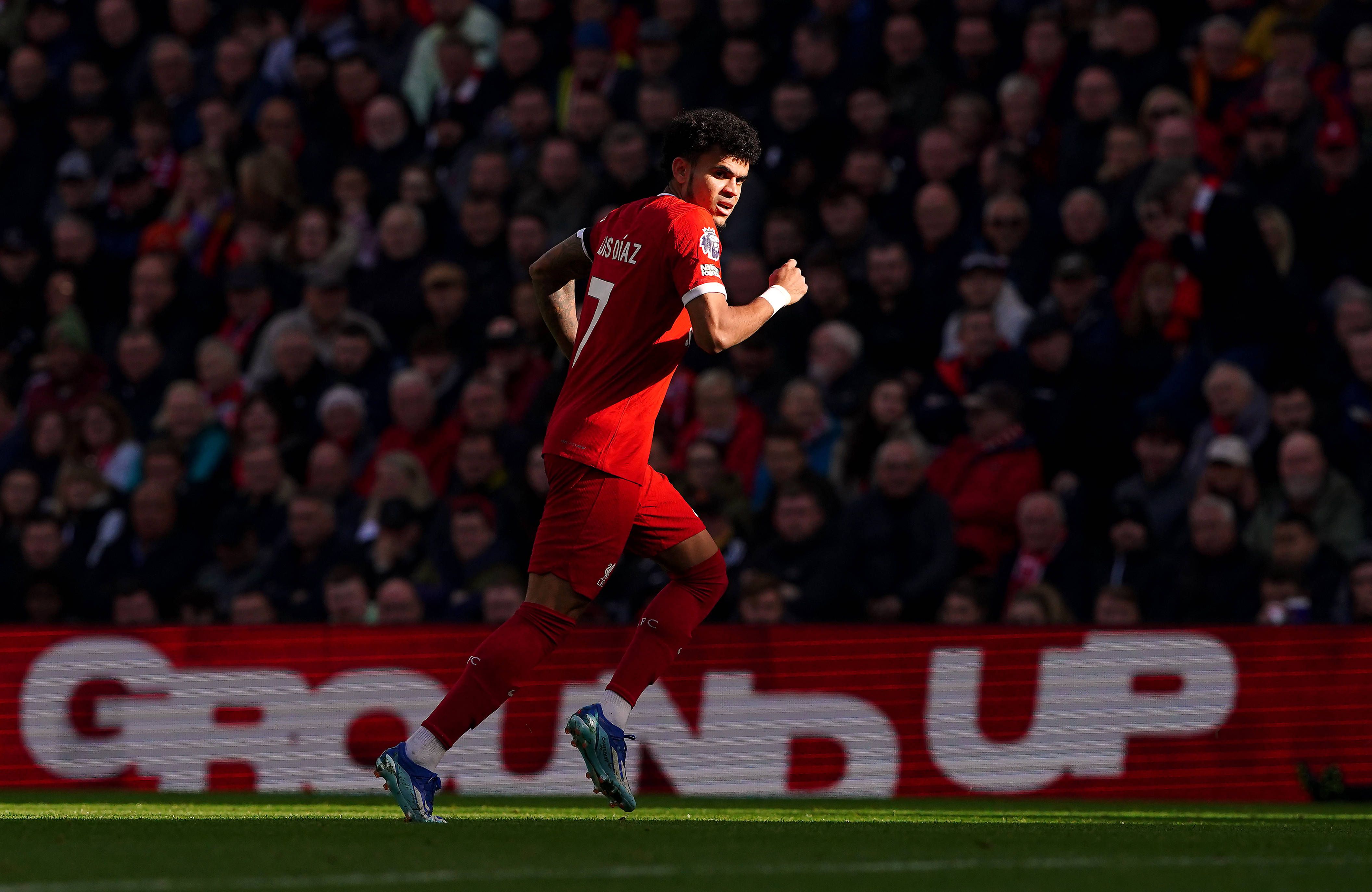 Luis Díaz evita derrota do Liverpool e dedica o golo ao pai que