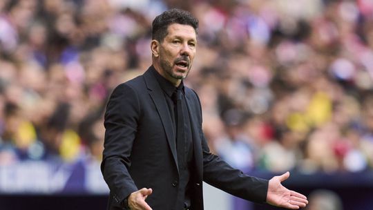 Simeone dá 'bicada' ao Real Madrid: «Não sei qual é a surpresa...»