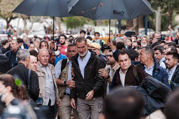 Vídeos: Reis de Espanha insultados na visita a zonas de Valência mais afetadas