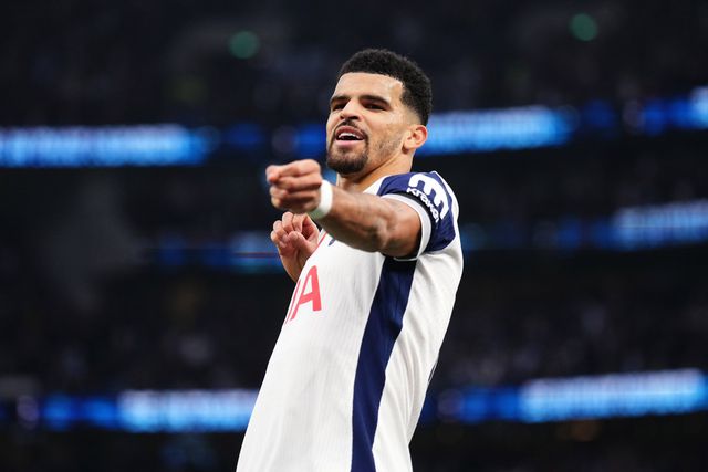 Tottenham dá a volta e goleia Aston Villa