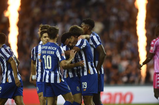 FC Porto esmaga Estoril e alcança sexta vitória seguida na Liga