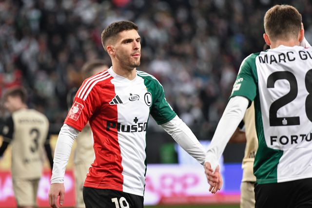 Legia de Gonçalo Feio vence e aproxima-se do líder