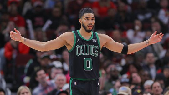 NBA: Celtics, com Neemias Queta, triunfam na capital