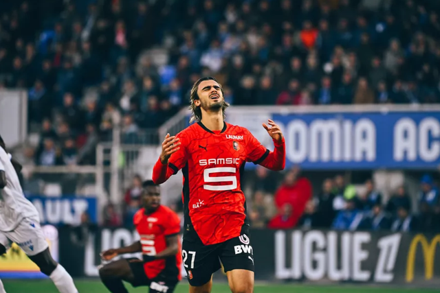 Jota titular na derrota pesada do Rennes com o Auxerre