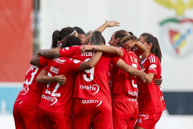 Benfica continua só com vitórias