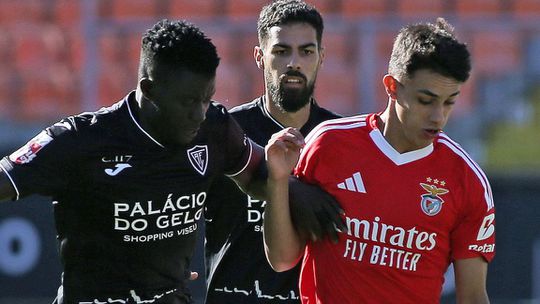 Benfica B empata em Viseu