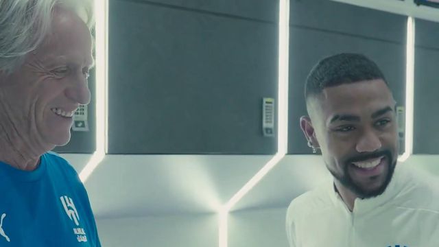 Jorge Jesus oferece bolo a Malcom para celebrar nascimento do filho