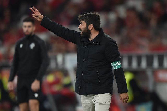 Rio Ave: Luís Freire de saída